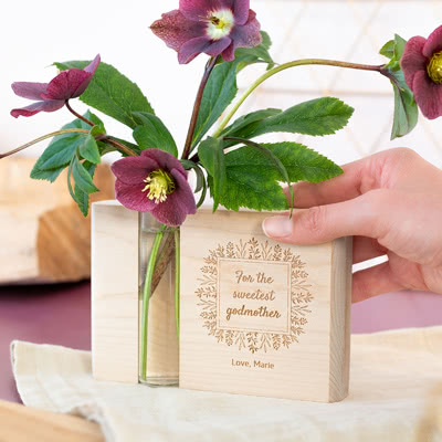 Holzblock mit Reagenzglas Vase personalisiert